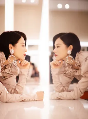 胡杏儿短发性感靓丽写真图片_9