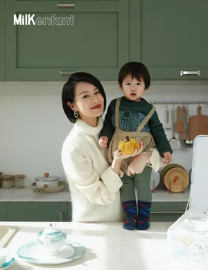 胡杏儿母子俩温馨有爱写真图片_3