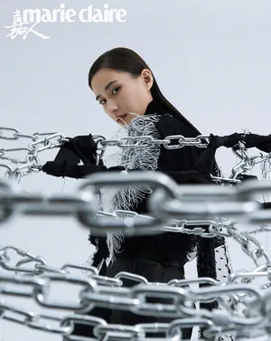 何超莲酷美个性锁链大片写真图片_7