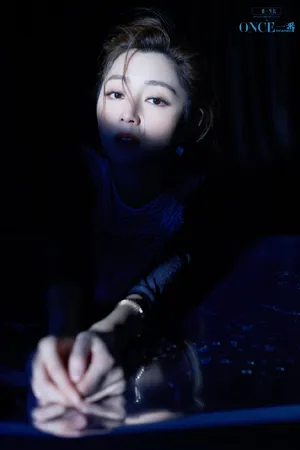 卫诗雅破茧成蝶时尚写真大片_2