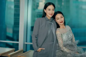 霍汶希新浪时尚风格大赏性感图片写真_6