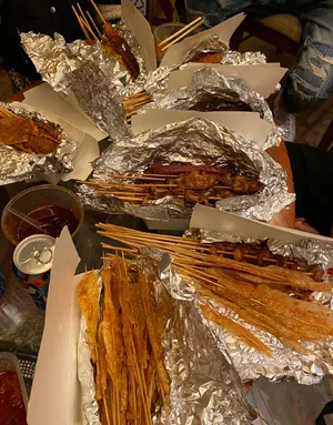 蔡少芬深夜收工吃烤串素颜自拍图片_2