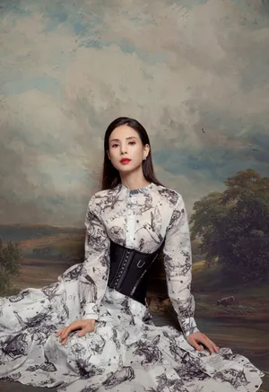 李若彤典雅绣花裙写真图片