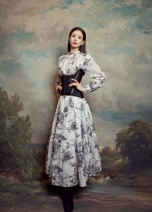李若彤典雅绣花裙写真图片_4
