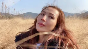 蔡少芬素颜皮肤光滑白皙自拍图片
