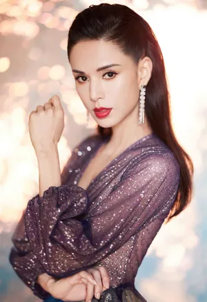 李若彤荧光紫裙性感写真图片