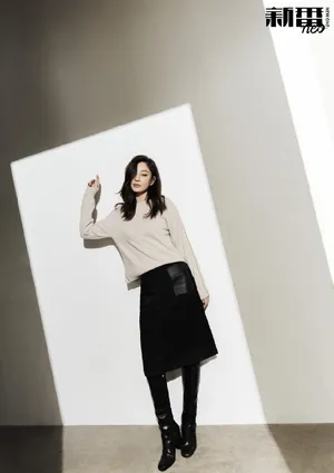 郑希怡白衫清爽恬静写真图片