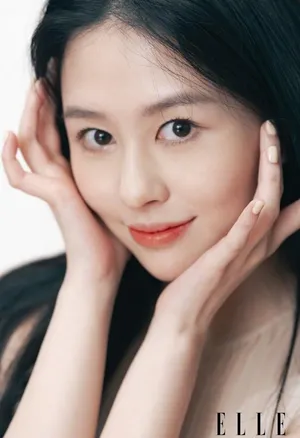 邱淑贞女儿沈月最新封面大片写真图片_5