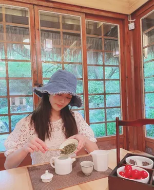 文咏珊夏日穿搭清新性感写真_5