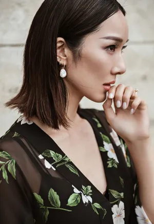 李亚男李开叉印花长裙街拍图片写真_4