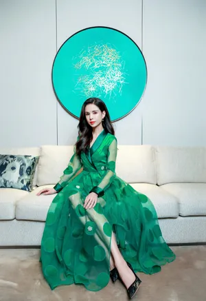 李若彤绿色波点长裙写真图片_4