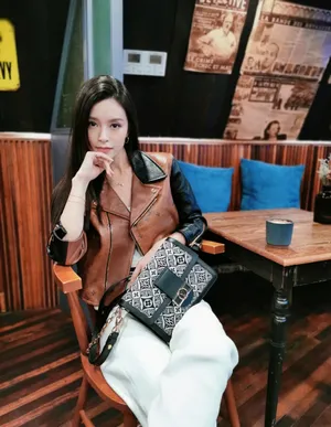 文咏珊性感甜酷写真图片