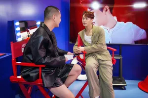 王嘉尔卡其色西装套装帅气撩人帅照图片