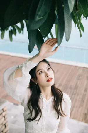 文咏珊白色仙女裙性感图片写真