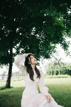文咏珊白色仙女裙性感图片写真_5