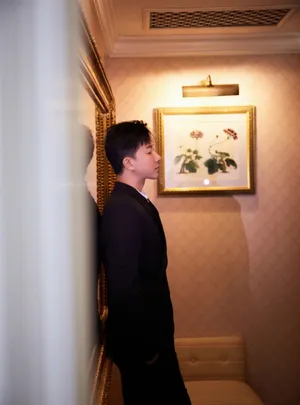 韩庚卢靖姗时尚写真图片_2