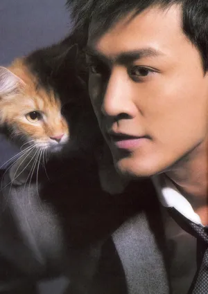 林峯西装猫咪大片写真图片第1张