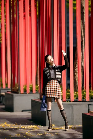 何超莲英伦学院风造型性感写真_7