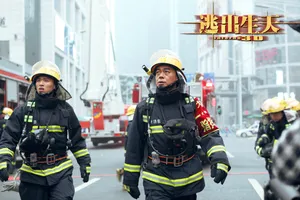 电影《逃出生天》刘青云角色剧照图片_2