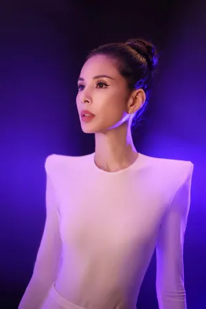 李若彤未来感写真图片_2