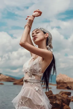 陈凯琳唯美野性婚纱写真照图片