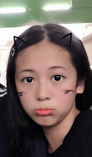 翁虹13岁女儿甜美可爱庆生美照图片