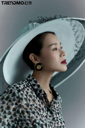 胡杏儿摩登大片写真图片
