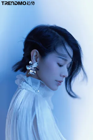 胡杏儿摩登大片写真图片_3