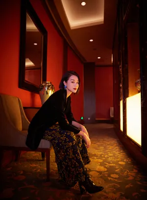 胡杏儿短发优雅魅力写真图片_2