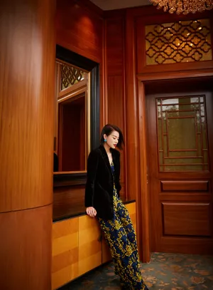 胡杏儿短发优雅魅力写真图片_3