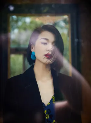 胡杏儿短发优雅魅力写真图片_5