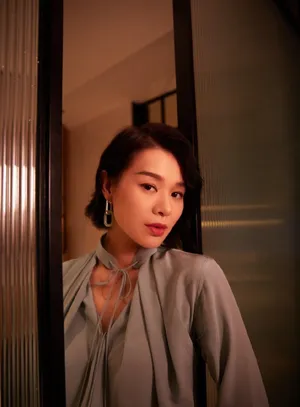 胡杏儿温婉知性写真图片_5