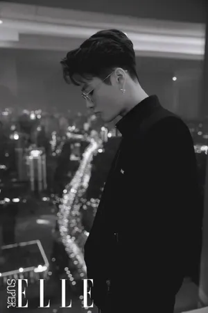 王嘉尔黑白帅气写真图片_2