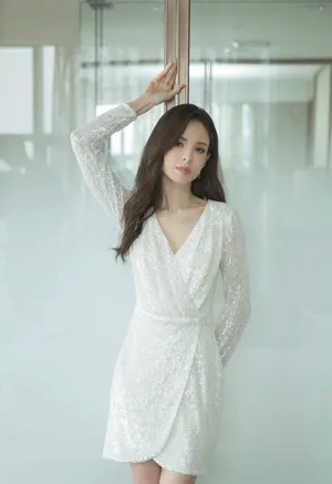 李若彤亮片裙性感写真图片_3