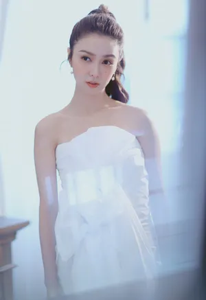 薛凯琪抹胸裙性感写真图片_8