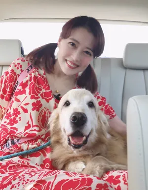 周海媚双马尾印花裙宛如少女俏皮美照图片_7