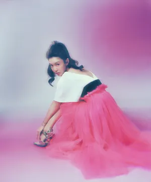 薛凯琪性感粉裙写真图片