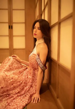 李若彤穿露肩长裙优雅写真图片_4