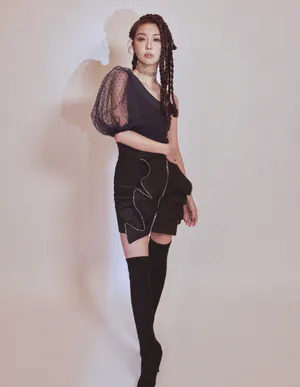 薛凯琪麻花辫性感写真图片_3