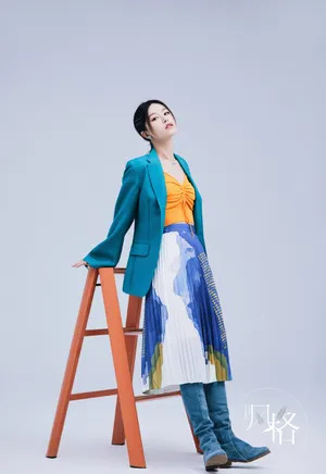文咏珊蝴蝶结背带裤性感图片_3