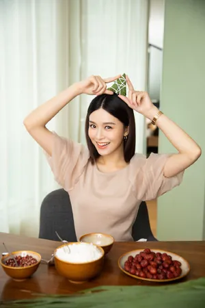 文咏珊清新俏皮居家写真图片_5