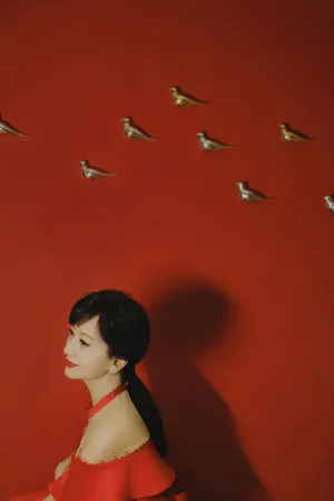 赵雅芝红唇优雅美艳写真图片