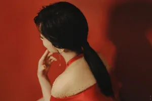 赵雅芝红唇优雅美艳写真图片_3