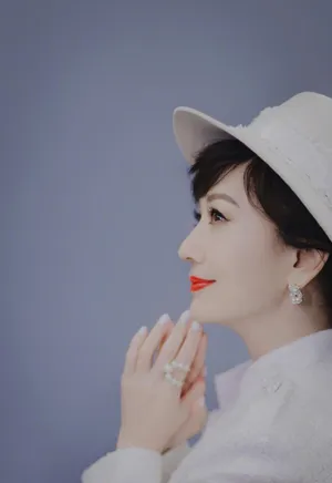 赵雅芝贵妇范性感写真_2