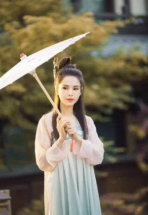李若彤汉服造型仙气写真图片