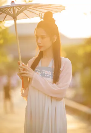 李若彤汉服造型仙气写真图片_2