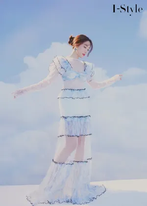 李施嬅性感优雅写真图片