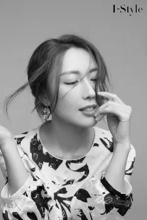 李施嬅提花礼服优雅写真图片_5