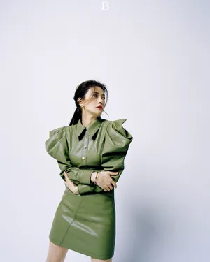 袁咏仪性感杂志封面写真图片_5