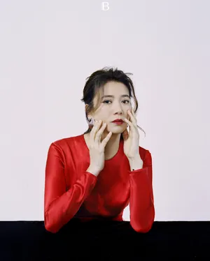 袁咏仪性感杂志封面写真图片_10